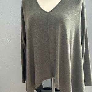 Women's La Charme U Gray Tunic Top,Size M
